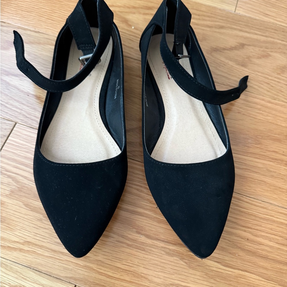New Cherish ankle buckle flats Women's Shoes size 8